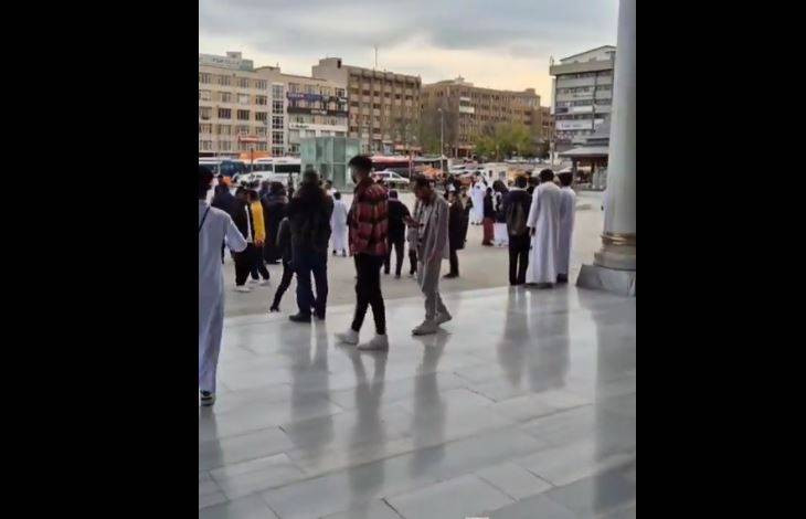 Melike Hatun camisinde bayram namazı sonrası. Yer: Maalesef Türkiye Cumhuriyeti'nin başkenti Ankara - Resim: 11